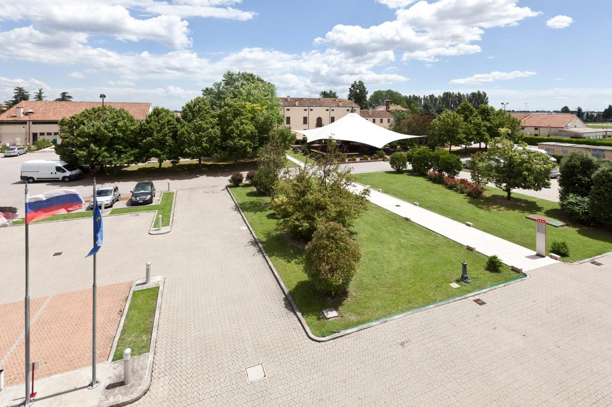 Una Hotels Occhiobello Luaran gambar