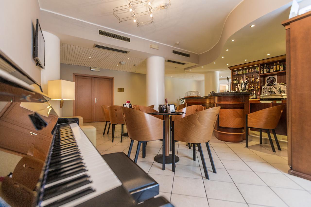 Una Hotels Occhiobello Luaran gambar
