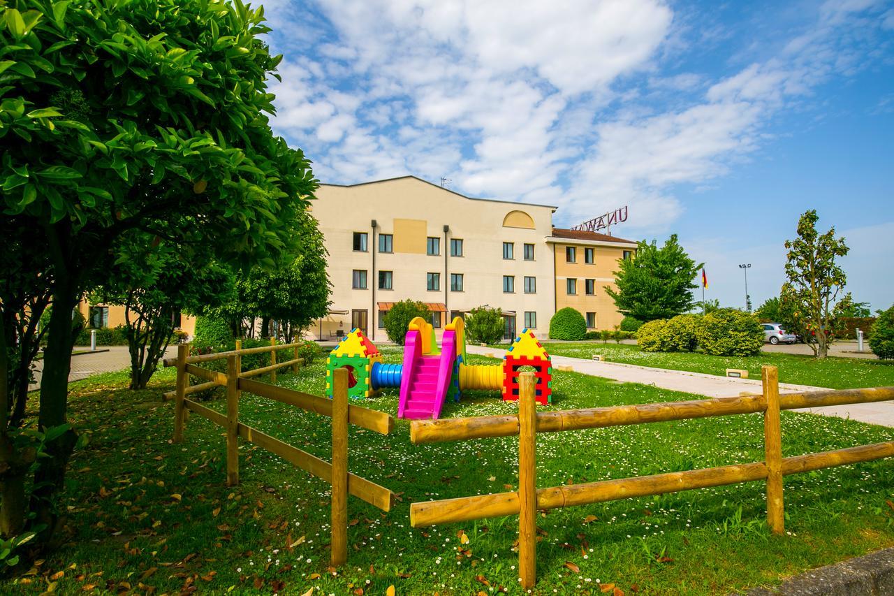 Una Hotels Occhiobello Luaran gambar