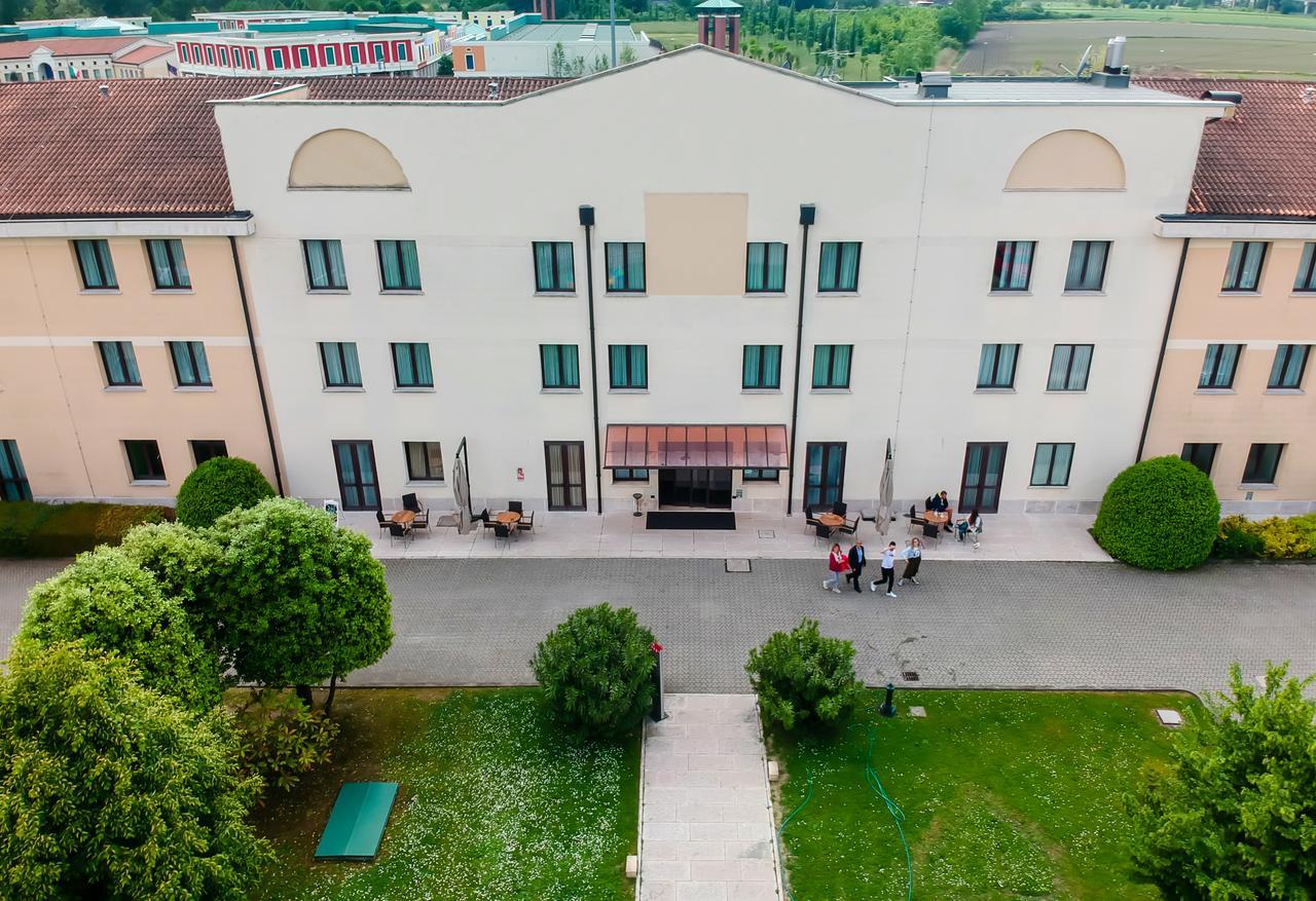 Una Hotels Occhiobello Luaran gambar