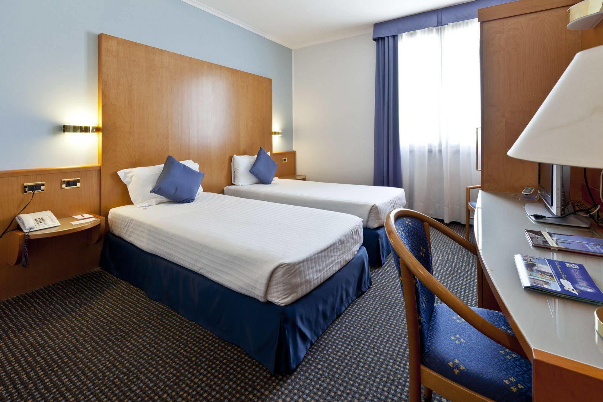 Una Hotels Occhiobello Luaran gambar