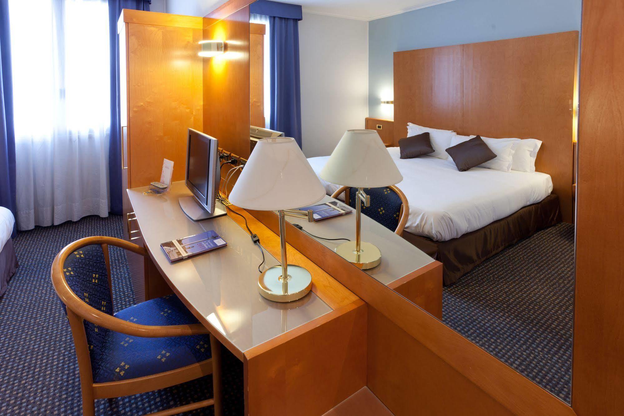 Una Hotels Occhiobello Luaran gambar